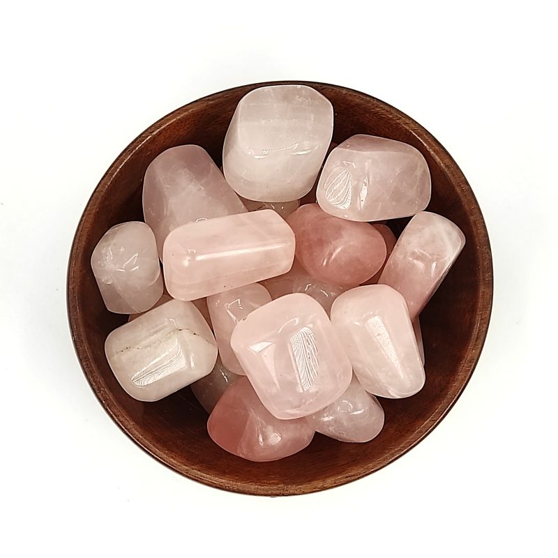 natural-rose-quartz-stone-pebble-tumble-wooden-bowl-800×800-1.jpg