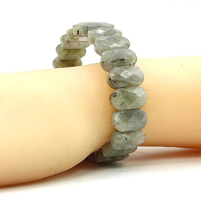 new-labradorite-stone-bracelet-800×800-1.jpg